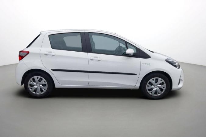 Vente en ligne Toyota Yaris Yaris Hybride Pro 100h au prix de 12 990 €