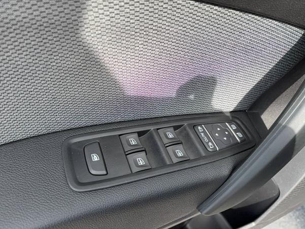 Vente en ligne Renault Kangoo  Blue dCi 95 au prix de 22 470 €