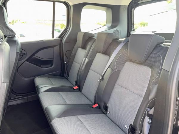 Vente en ligne Renault Kangoo  Blue dCi 95 au prix de 22 470 €