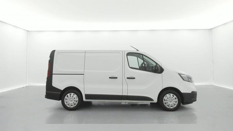 Vente en ligne Renault Trafic 3 Fourgon TRAFIC FGN L1H1 2800 KG BLUE DCI 130 au prix de 26 490 €