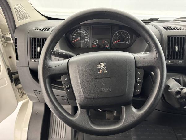 Vente en ligne Peugeot Boxer Boxer 330 L1H1 2.0 BlueHDi 110 au prix de 18 990 €