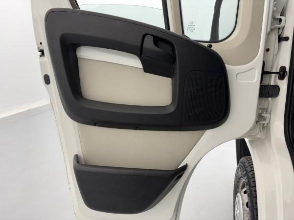 Vente en ligne Peugeot Boxer Boxer 330 L1H1 2.0 BlueHDi 110 au prix de 18 990 €