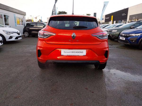 Vente en ligne Renault Clio 5 Clio dCi 100 au prix de 18 990 €