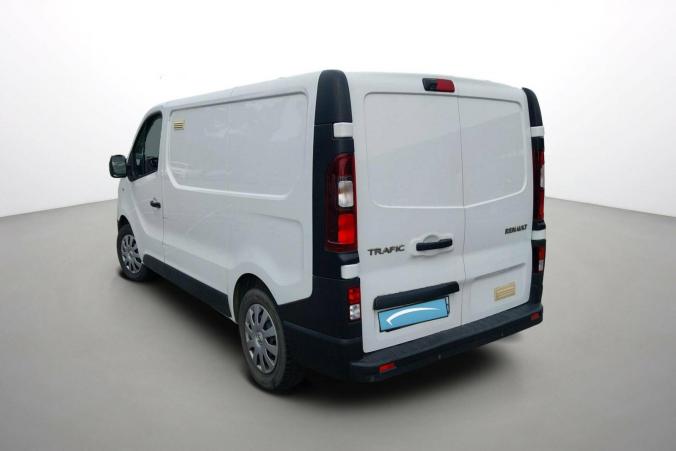 Vente en ligne Renault Trafic 3 Fourgon TRAFIC FGN L1H1 1200 KG DCI 120 au prix de 19 590 €