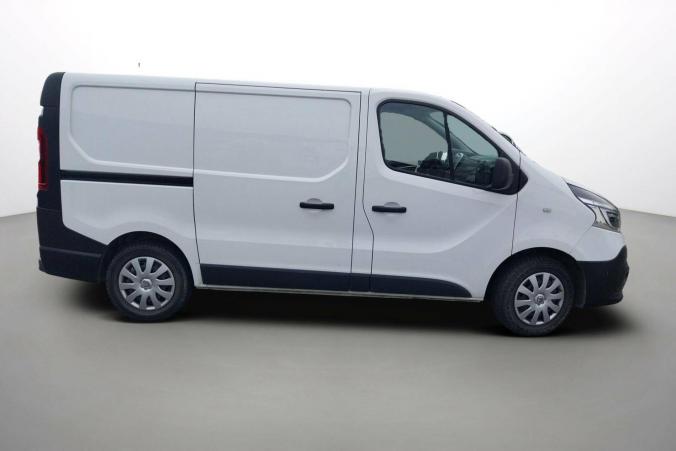 Vente en ligne Renault Trafic 3 Fourgon TRAFIC FGN L1H1 1200 KG DCI 120 au prix de 19 590 €