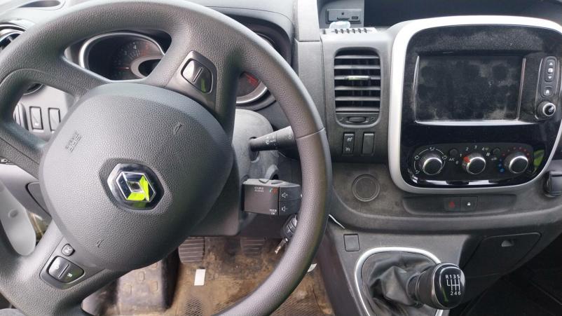 Vente en ligne Renault Trafic 3 Fourgon TRAFIC FGN L1H1 1200 KG DCI 120 au prix de 19 590 €