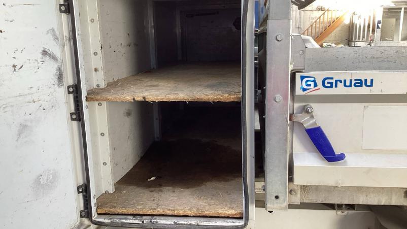 Vente en ligne Renault Master Fourgon  dci 130 BENNE AVEC COFFRE au prix de 22 950 €