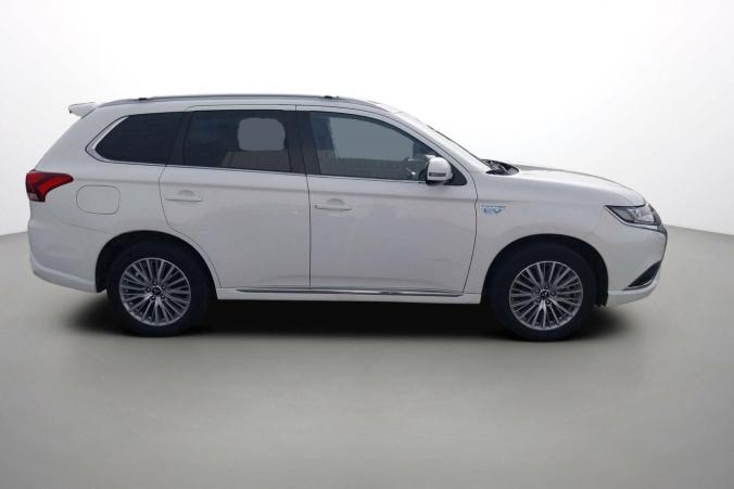 Vente en ligne Mitsubishi Outlander Outlander 2.4l PHEV Twin Motor 4WD au prix de 19 990 €