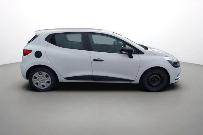 Vente en ligne Renault Clio 4 CLIO SOCIETE DCI 75 ENERGY E6C au prix de 8 990 €