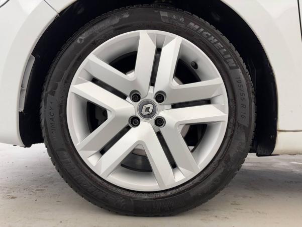 Vente en ligne Renault Clio 5 Clio Blue dCi 85 au prix de 11 690 €