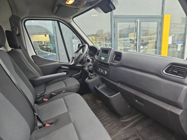 Vente en ligne Renault Master 3 Fourgon MASTER FGN TRAC F3300 L2H2 BLUE DCI 135 au prix de 24 990 €