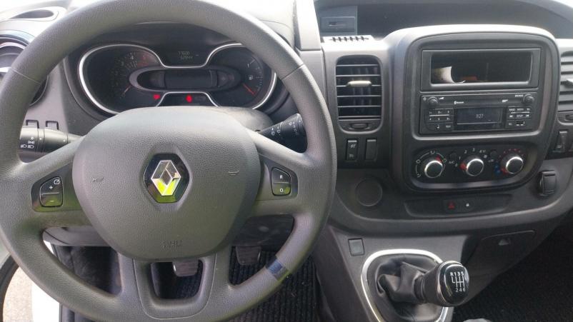 Vente en ligne Renault Trafic 3 Fourgon TRAFIC FGN L1H1 1000 KG DCI 120 au prix de 19 970 €