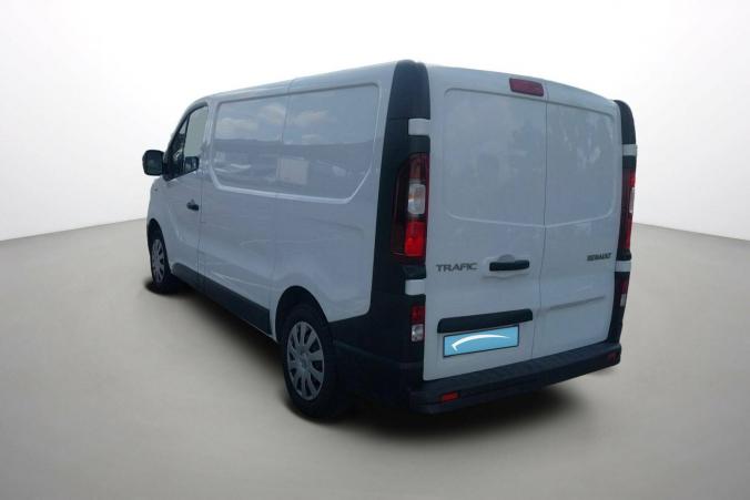 Vente en ligne Renault Trafic 3 Fourgon TRAFIC FGN L1H1 1000 KG DCI 120 au prix de 19 970 €