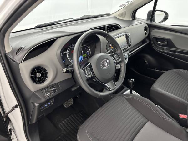 Vente en ligne Toyota Yaris Yaris Hybride Pro 100h au prix de 12 990 €