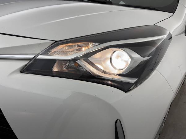 Vente en ligne Toyota Yaris Yaris Hybride Pro 100h au prix de 12 990 €