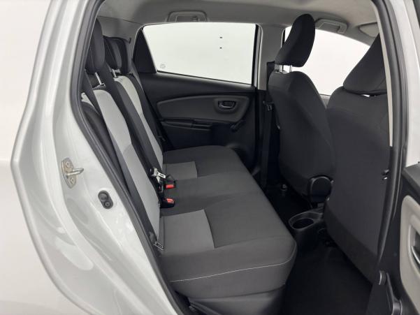Vente en ligne Toyota Yaris Yaris Hybride Pro 100h au prix de 12 990 €