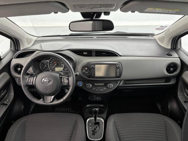 Vente en ligne Toyota Yaris Yaris Hybride Pro 100h au prix de 12 990 €