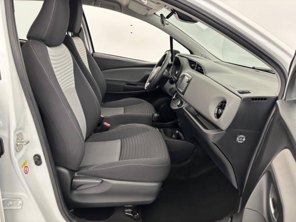 Vente en ligne Toyota Yaris Yaris Hybride Pro 100h au prix de 12 990 €