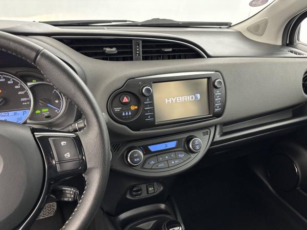 Vente en ligne Toyota Yaris Yaris Hybride Pro 100h au prix de 12 990 €