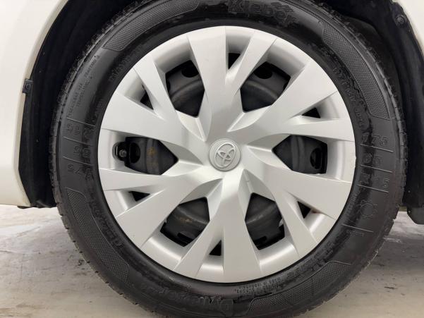Vente en ligne Toyota Yaris Yaris Hybride Pro 100h au prix de 12 990 €