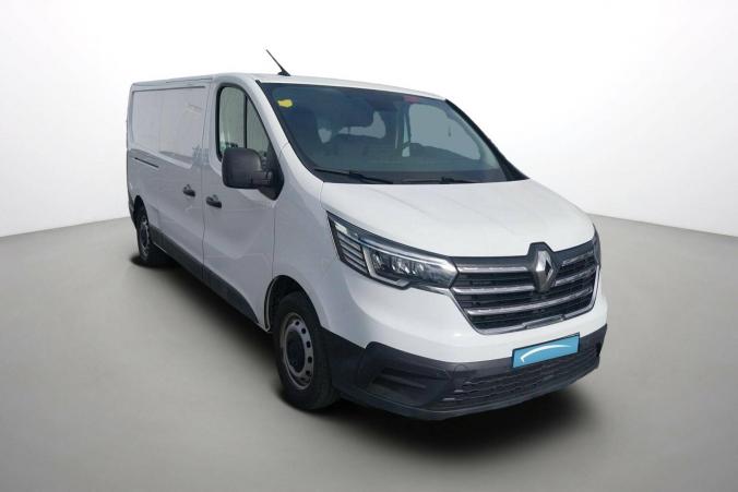 Vente en ligne Renault Trafic 3 Fourgon TRAFIC FGN L2H1 3000 KG BLUE DCI 130 au prix de 26 990 €