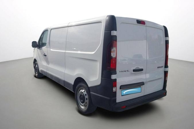 Vente en ligne Renault Trafic 3 Fourgon TRAFIC FGN L2H1 3000 KG BLUE DCI 130 au prix de 26 990 €
