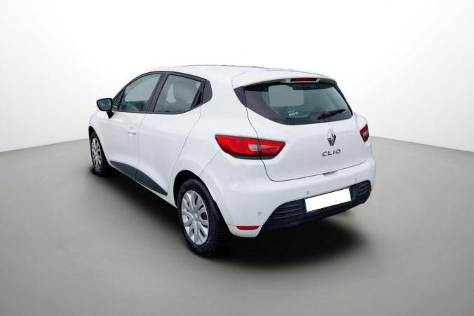 Vente en ligne Renault Clio 4 CLIO SOCIETE DCI 75 ENERGY E6C au prix de 8 990 €