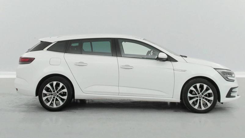 Vente en ligne Renault Megane 4 Estate  Blue dCi 115 EDC au prix de 21 270 €