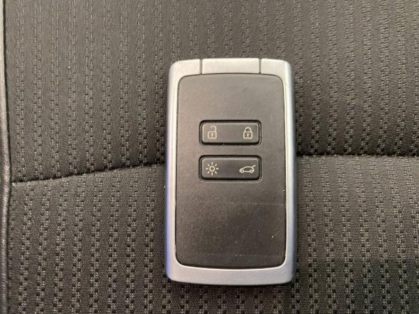 Vente en ligne Renault Megane 4 Estate  Blue dCi 115 EDC au prix de 21 270 €