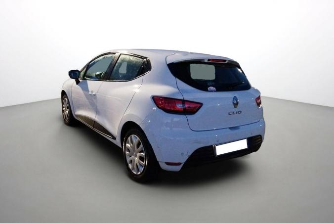 Vente en ligne Renault Clio 4 CLIO SOCIETE DCI 90 ENERGY ECO2 82G au prix de 9 990 €