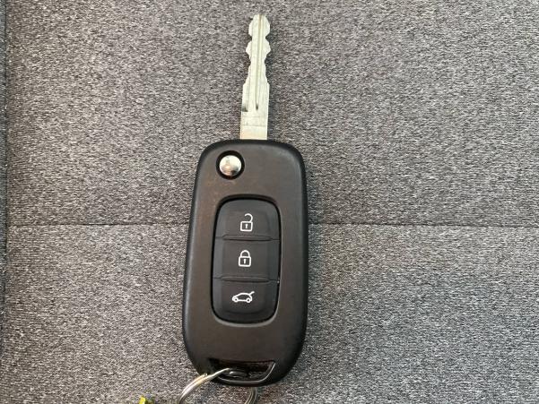 Vente en ligne Renault Clio 5 Clio dCi 100 au prix de 18 990 €