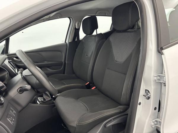 Vente en ligne Renault Clio 4 CLIO DCI 75 ENERGY  au prix de 10 870 €