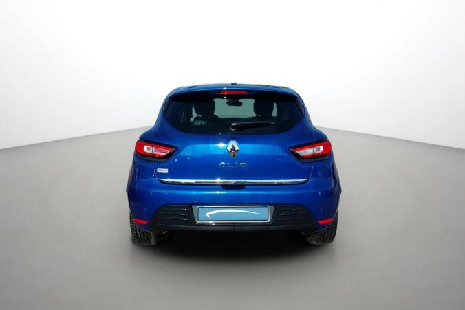 Vente en ligne Renault Clio 4 Clio TCe 90 E6C au prix de 11 470 €