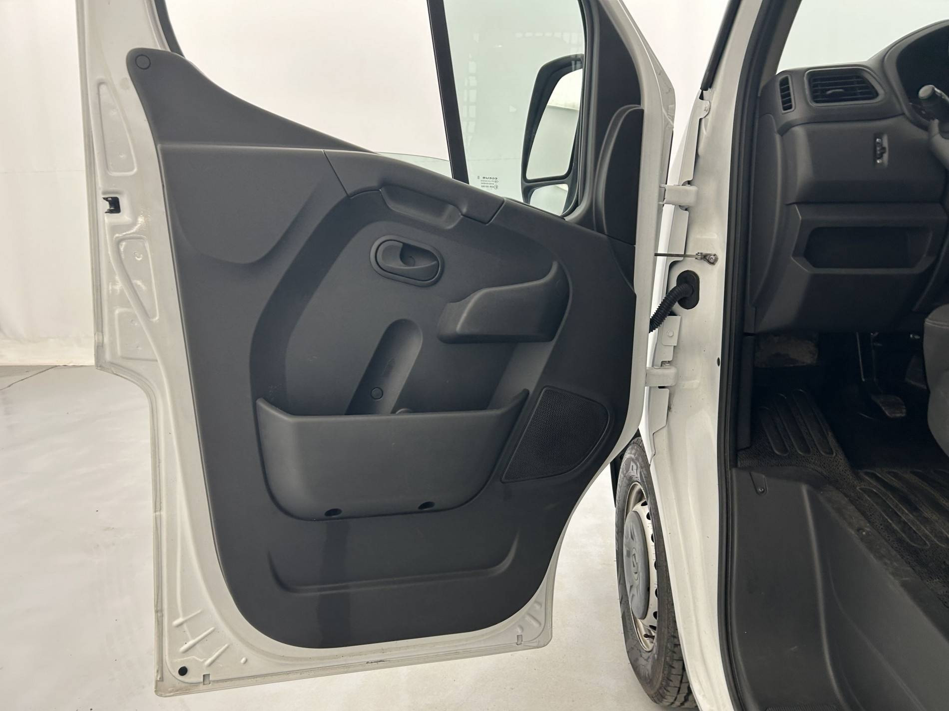 Vente en ligne Renault Master 3 Châssis Cabine MASTER CC TRAC F3500 L3 ENERGY DCI 150 au prix de 27 990 €