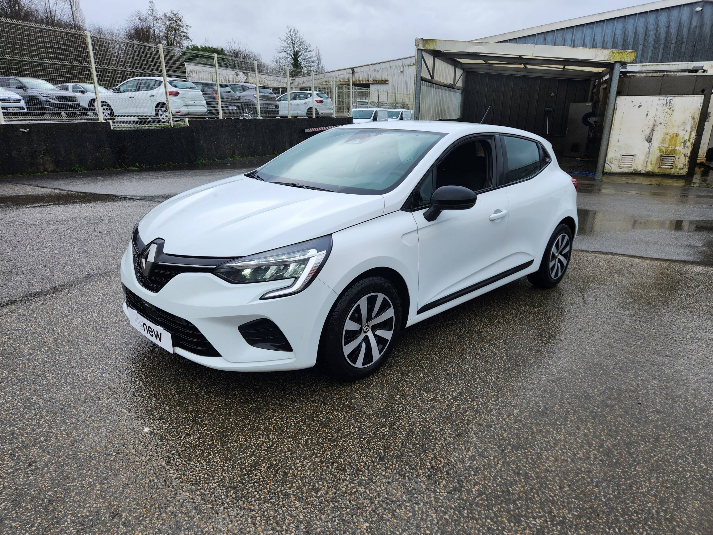 Renault Clio 5 Clio E-Tech full hybrid 145 occasion de 2023 en vente à Morlaix