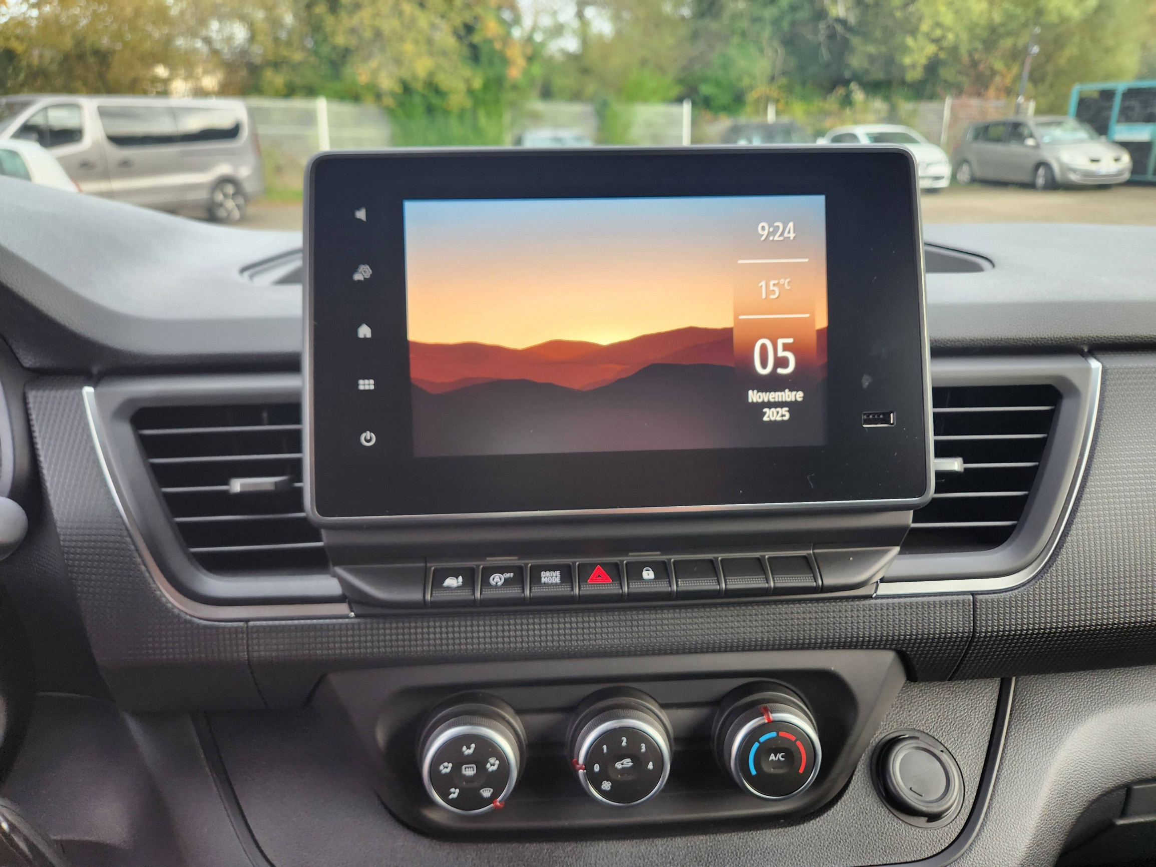 Vente en ligne Renault Trafic 3 Fourgon TRAFIC FGN L1H1 2800 KG BLUE DCI 150 EDC au prix de 34 490 €