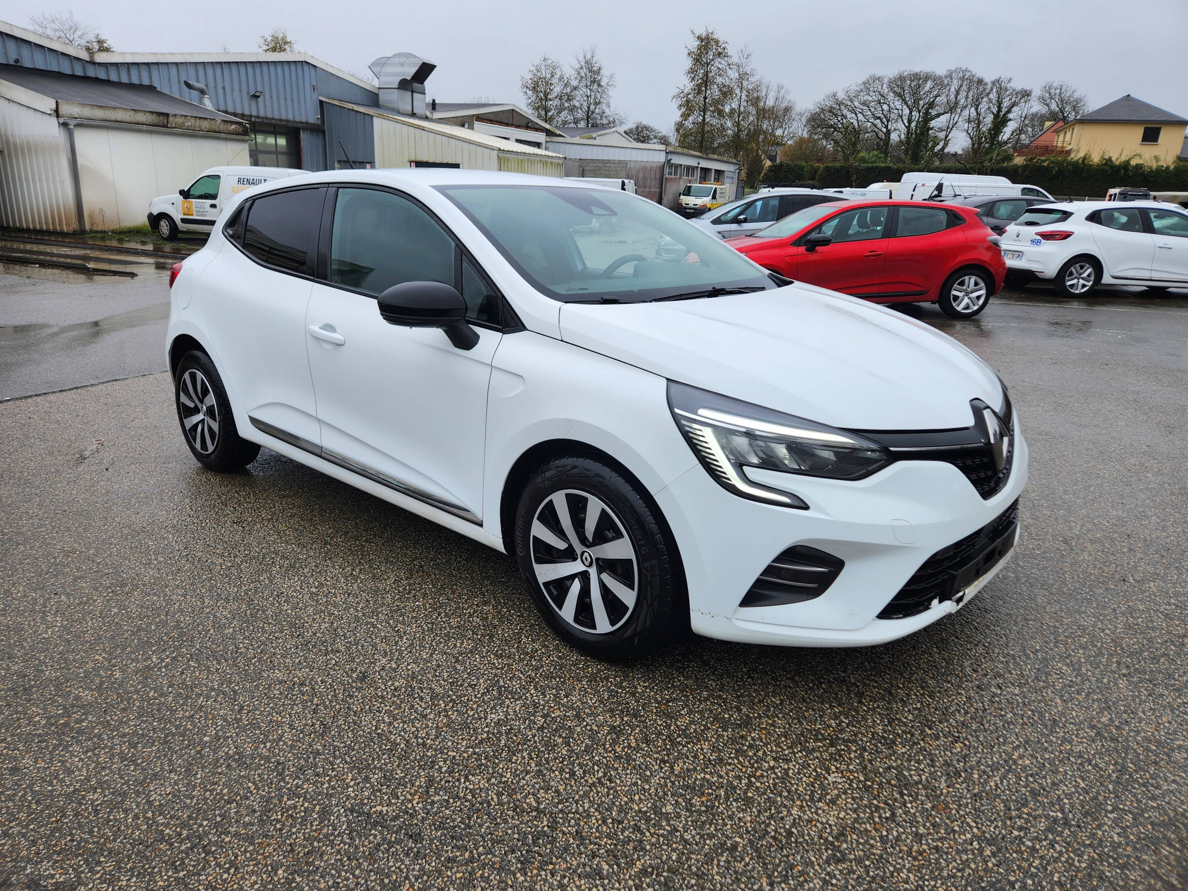 Vente en ligne Renault Clio 5 Clio TCe 90 au prix de 15 499 €