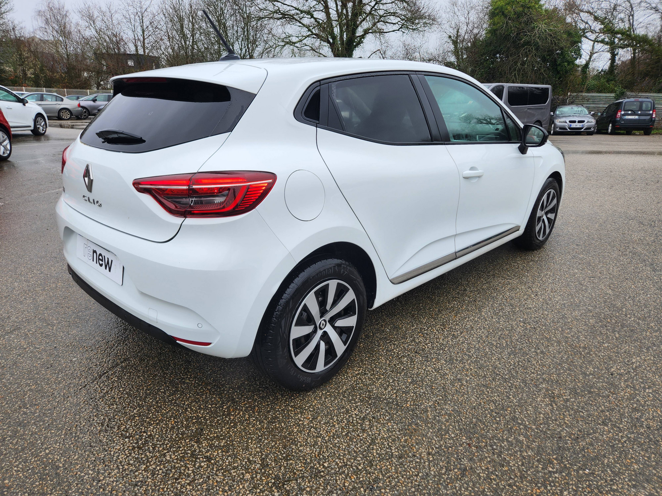 Vente en ligne Renault Clio 5 Clio TCe 90 au prix de 15 499 €