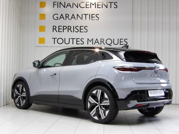 Vente en ligne Renault Megane E-Tech  220 ch autonomie confort AC7 GSR2 au prix de 42 890 €