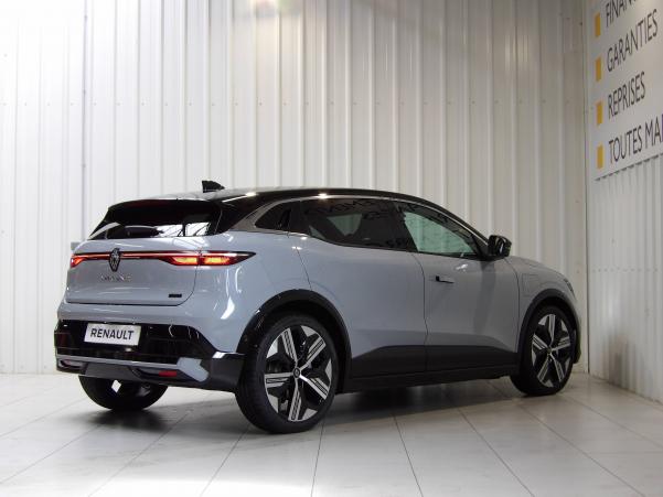 Vente en ligne Renault Megane E-Tech  220 ch autonomie confort AC7 GSR2 au prix de 43 590 €