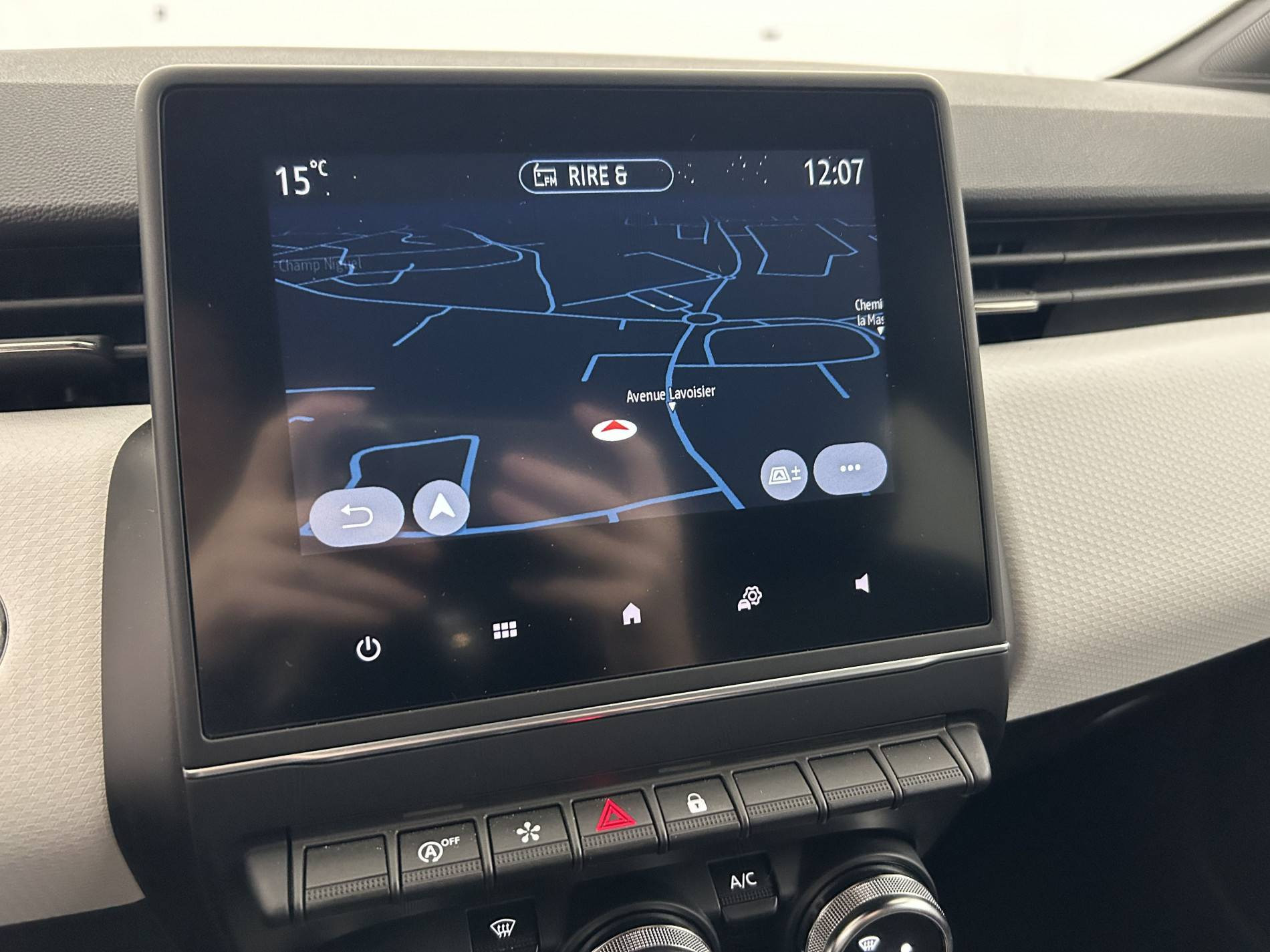 Vente en ligne Renault Clio 5 Clio TCe 90 au prix de 15 999 €