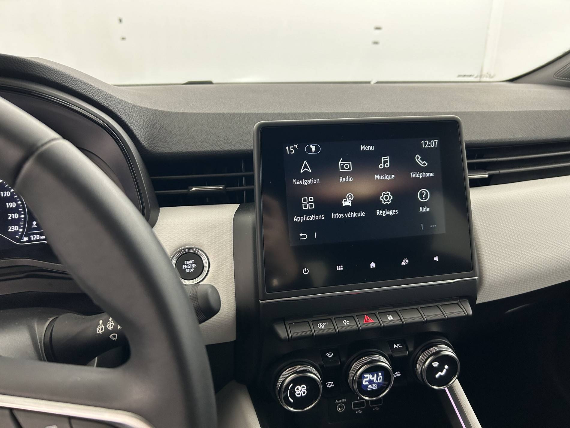 Vente en ligne Renault Clio 5 Clio TCe 90 au prix de 15 999 €