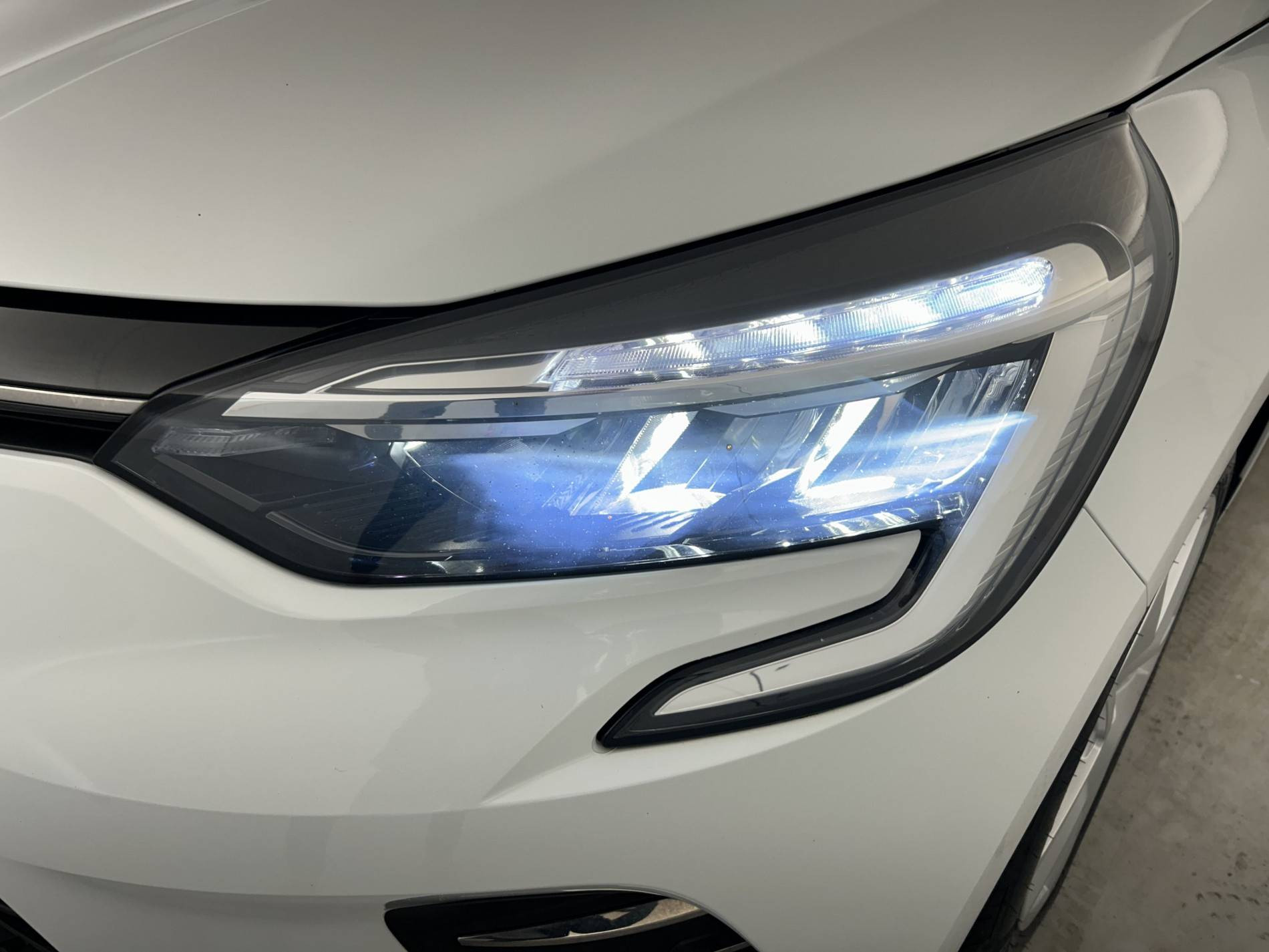 Vente en ligne Renault Clio 5 Clio Blue dCi 100 - 21N au prix de 15 390 €