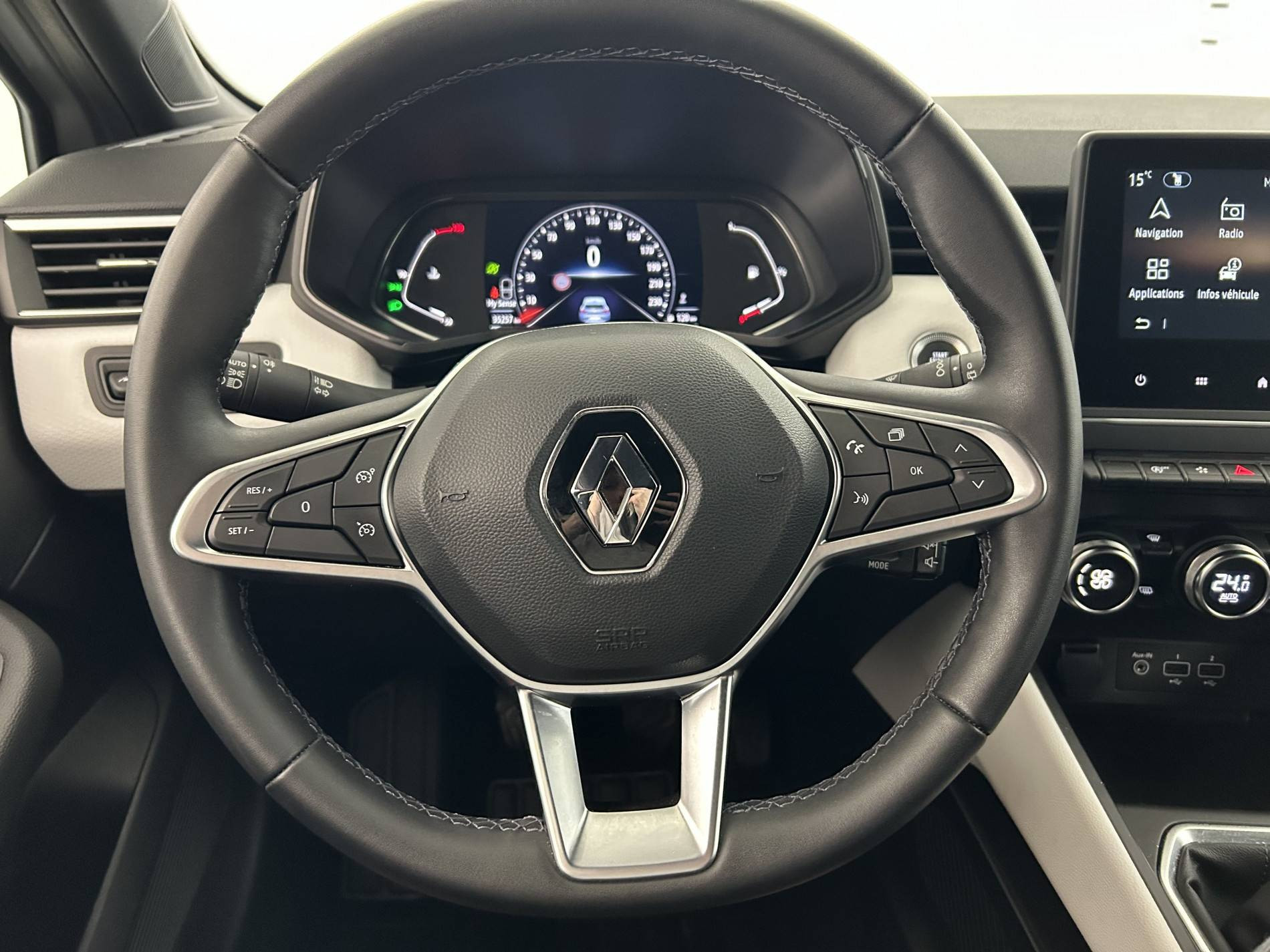 Vente en ligne Renault Clio 5 Clio TCe 90 au prix de 15 999 €