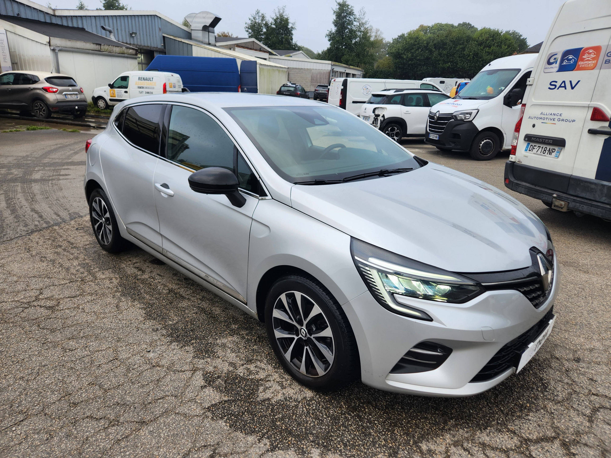 Vente en ligne Renault Clio 5 Clio TCe 90 au prix de 14 999 €