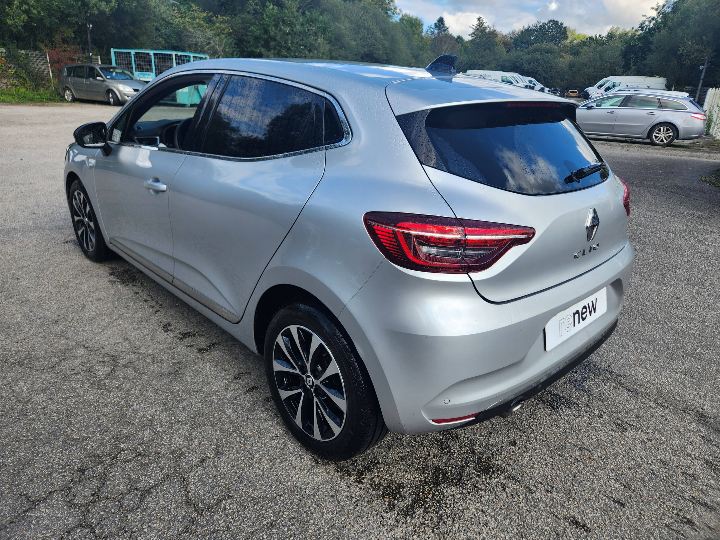 Vente en ligne Renault Clio 5 Clio TCe 90 au prix de 15 499 €