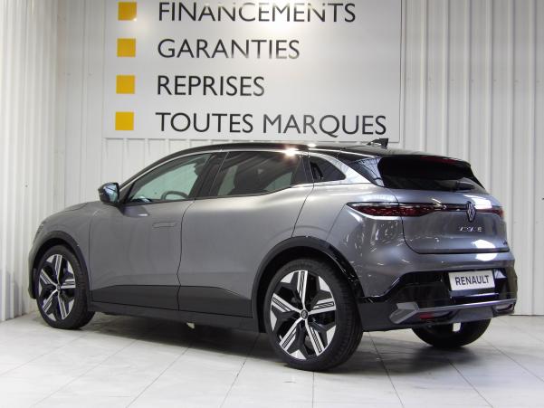 Vente en ligne Renault Megane E-Tech  220 ch autonomie confort AC7 GSR2 au prix de 40 490 €