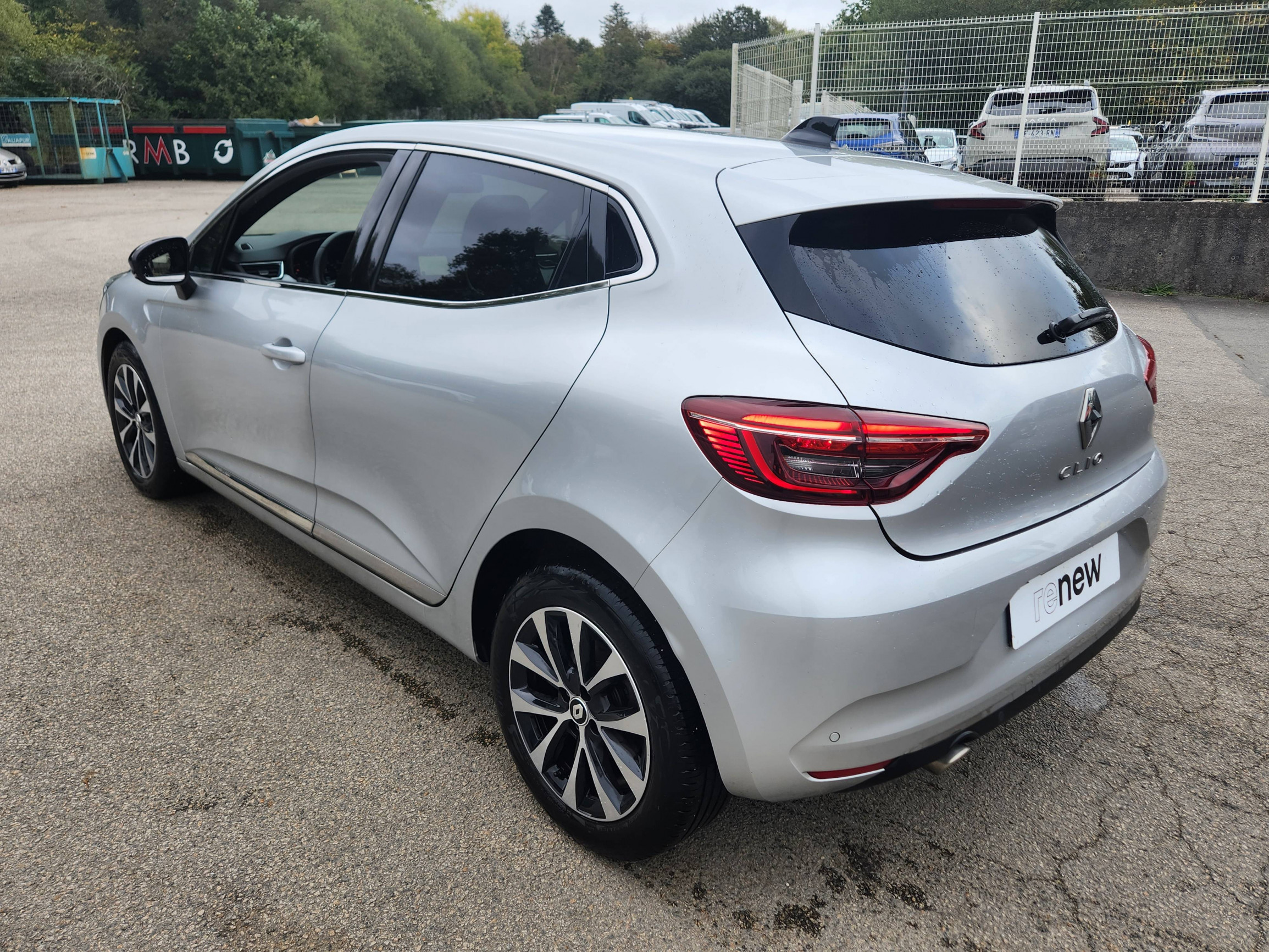 Vente en ligne Renault Clio 5 Clio TCe 90 au prix de 16 290 €