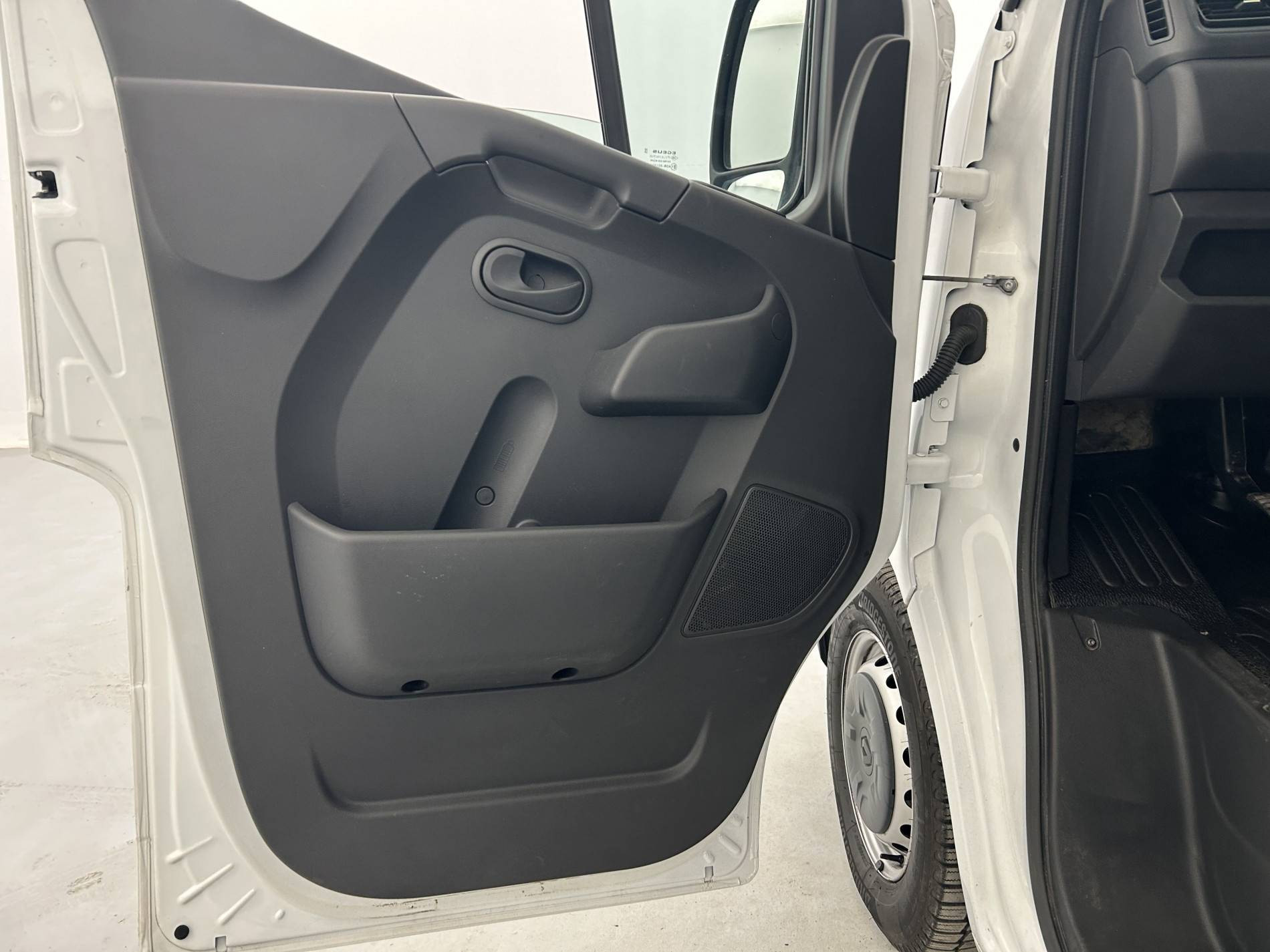 Vente en ligne Renault Master Fourgon MASTER FGN TRAC F3300 L2H2 ENERGY DCI 150 au prix de 22 890 €