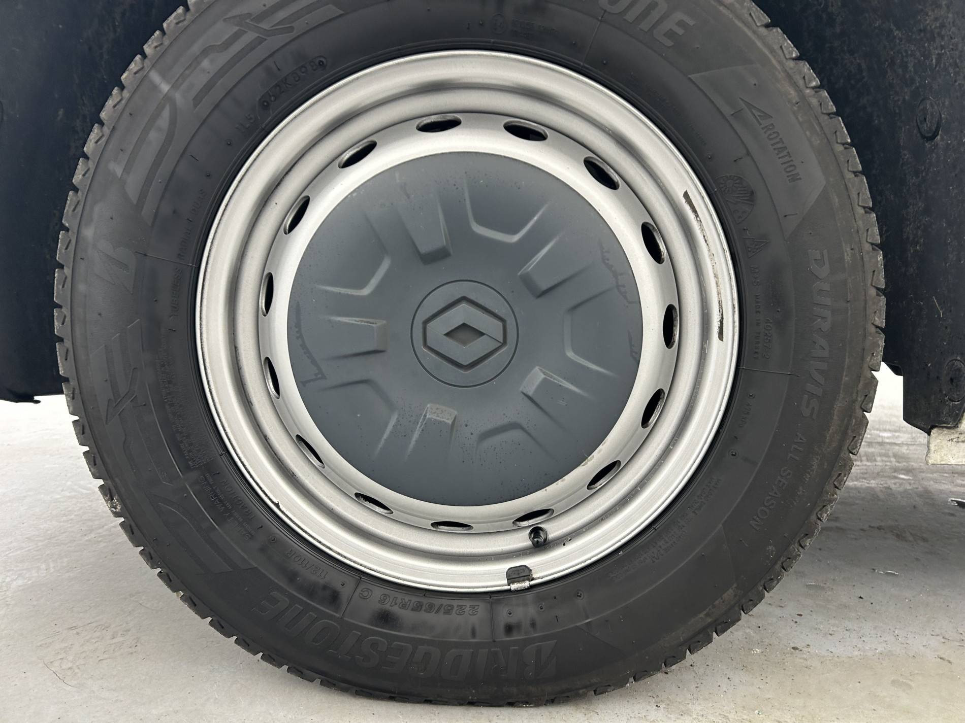 Vente en ligne Renault Master Fourgon MASTER FGN TRAC F3300 L2H2 ENERGY DCI 150 au prix de 22 890 €